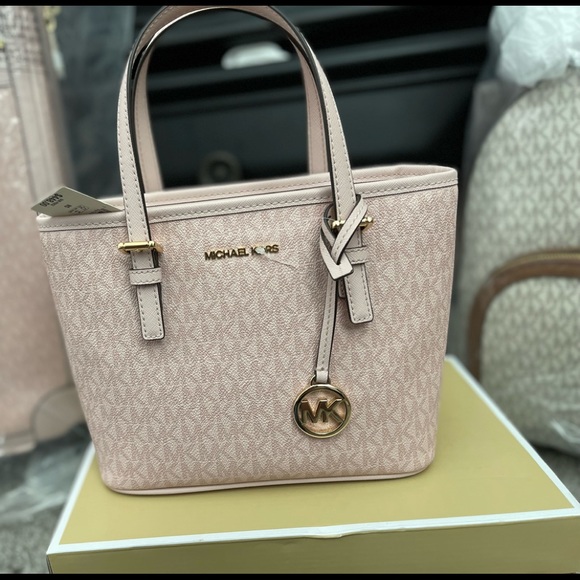 ★Michael Kors★The Small Tote 関税込 m_62d1f72960fded2ed04a34db.jpg